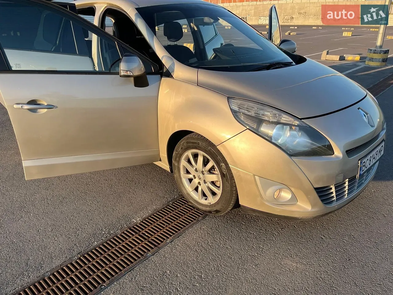 Renault Grand Scenic 2011 photo 5