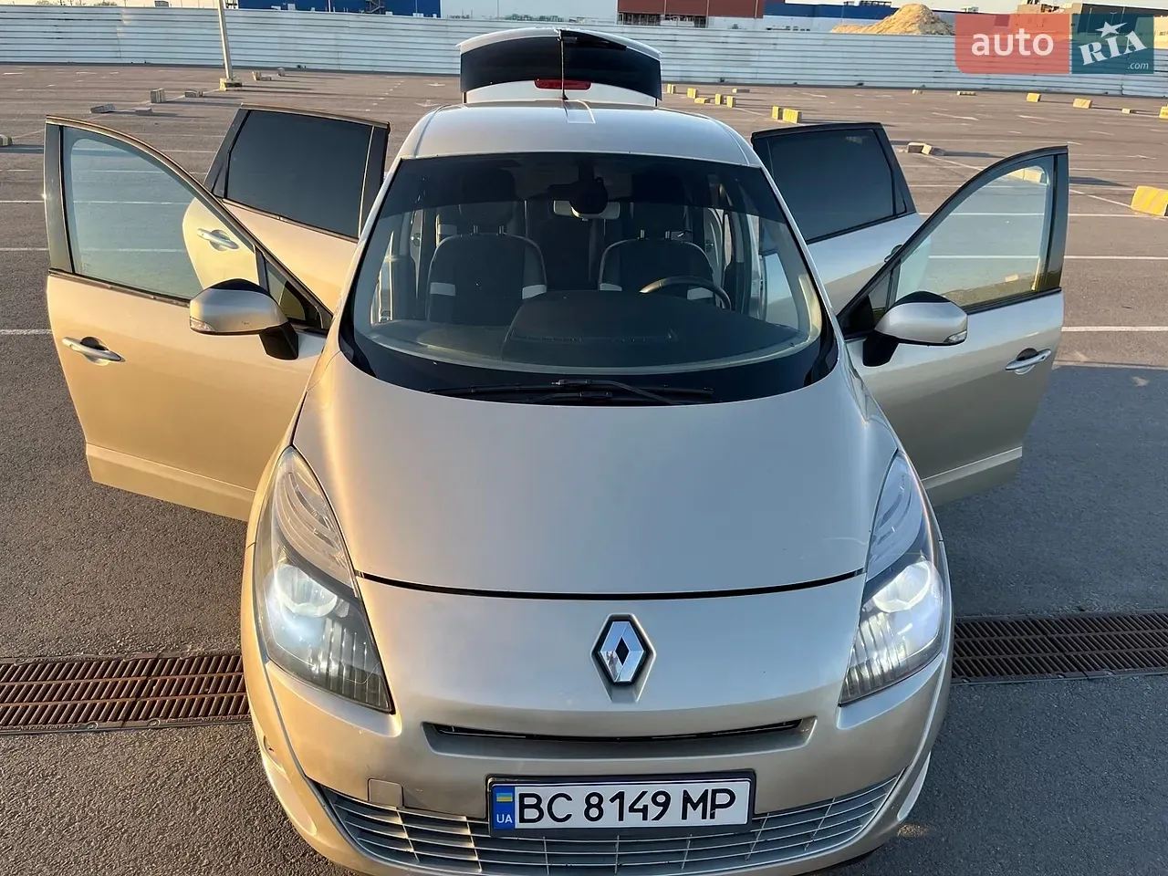 Renault Grand Scenic 2011 photo 4