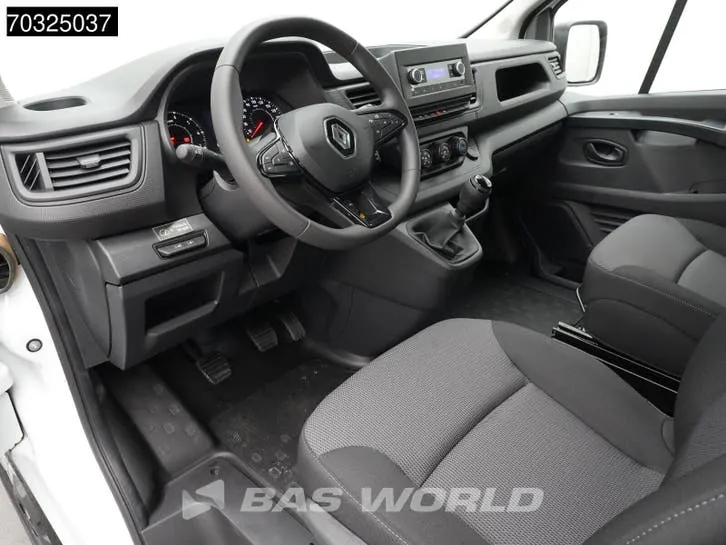 Renault Trafic 2024 photo 3