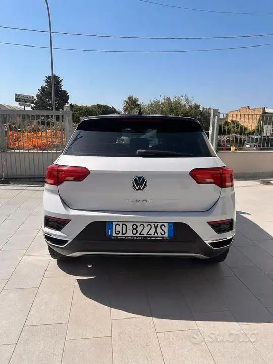 Volkswagen T-Roc 2021 photo 2