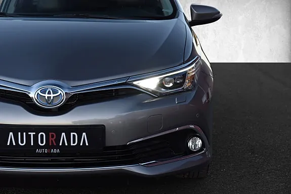 Toyota Auris 2015 photo 4