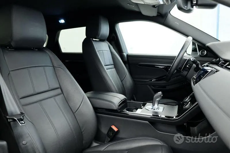 Land Rover Range Rover Evoque 2023 photo 3
