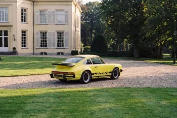 Porsche 911 1975 photo 2