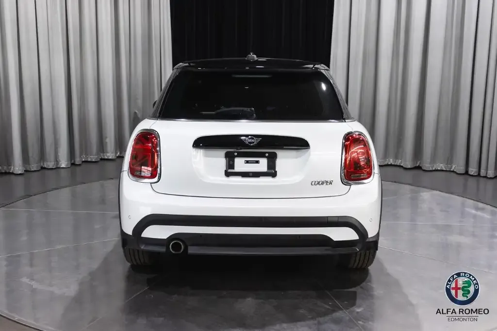 Mini 5 Door 2024 photo 4