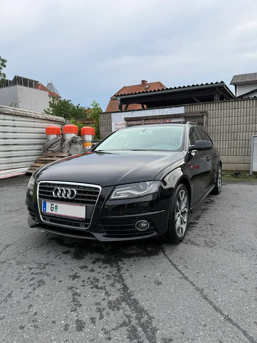 Audi A4 2011 photo 2