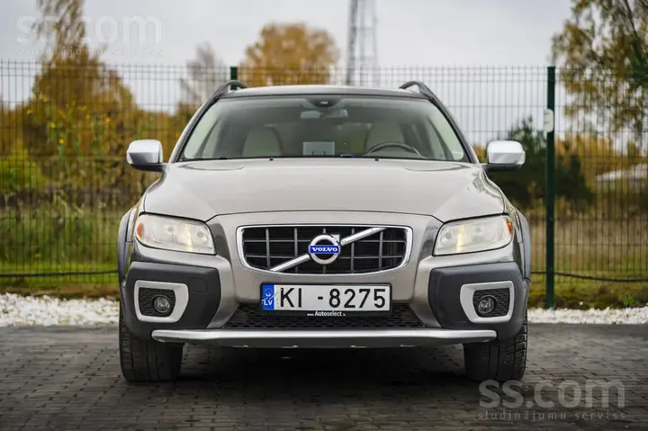 Volvo Xc70 2011 photo 2