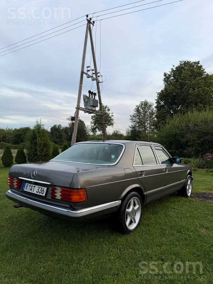 Mercedes-Benz S280 1983 photo 2