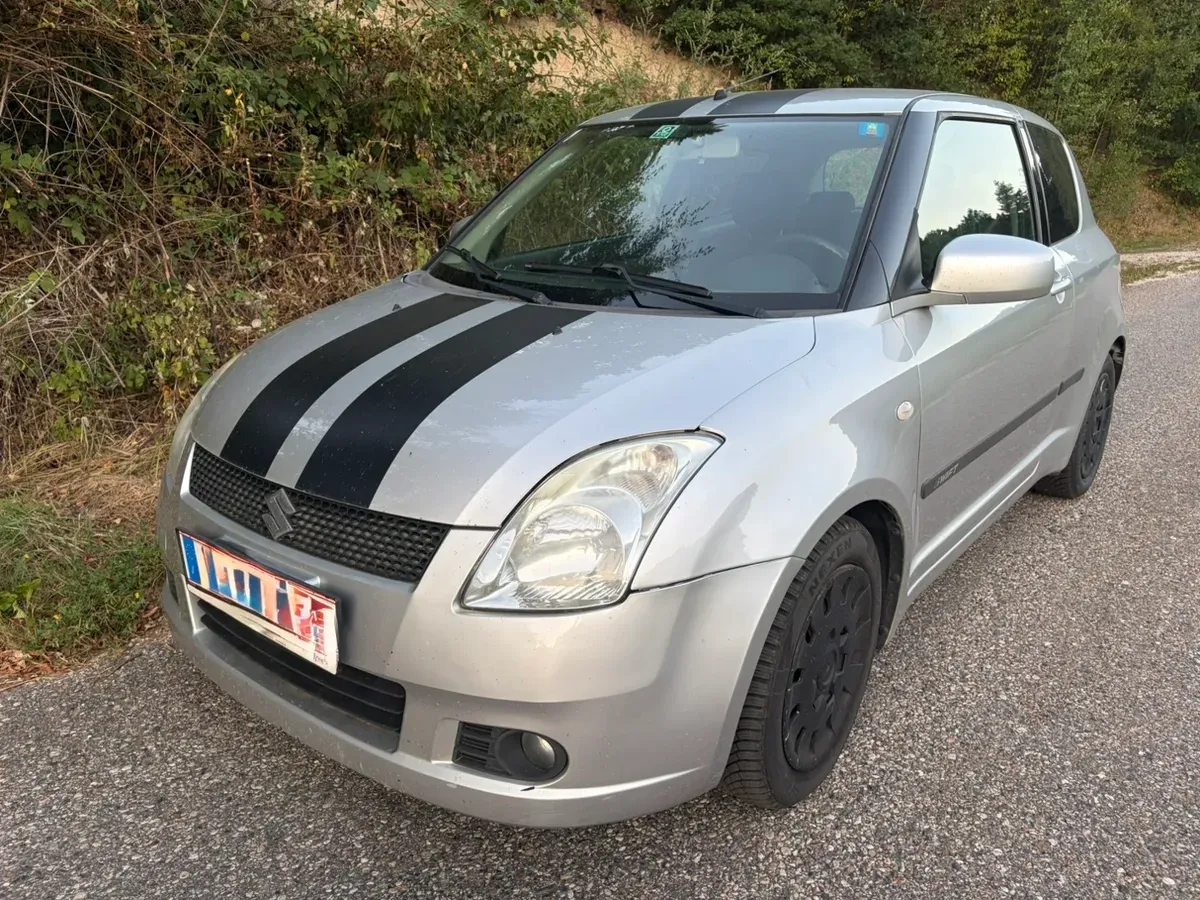 Suzuki Swift 2005 photo 2