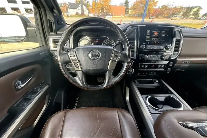 Nissan Titan 2021 photo 5