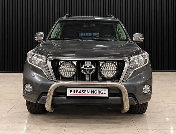Toyota Land Cruiser 2017 photo 2