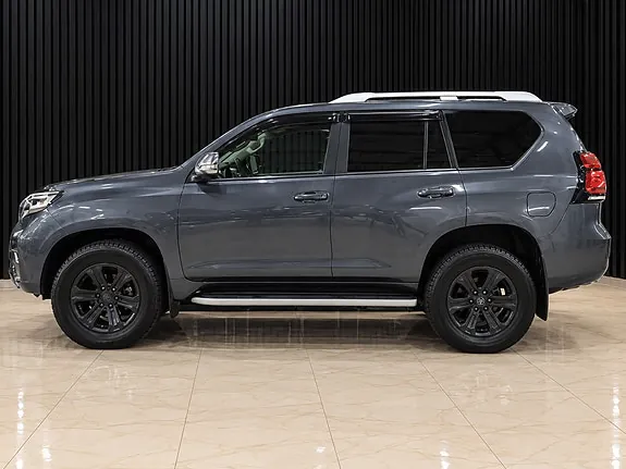 Toyota Land Cruiser 2017 photo 3