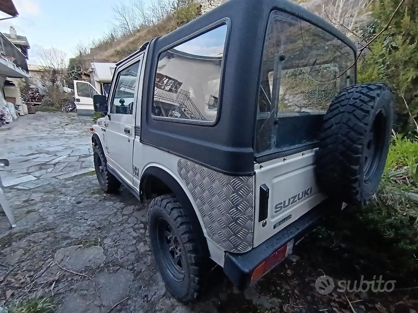 Suzuki Samurai 1989 photo 3