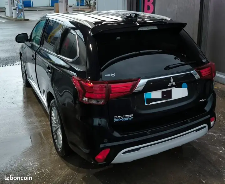 Mitsubishi Outlander 2020 photo 2