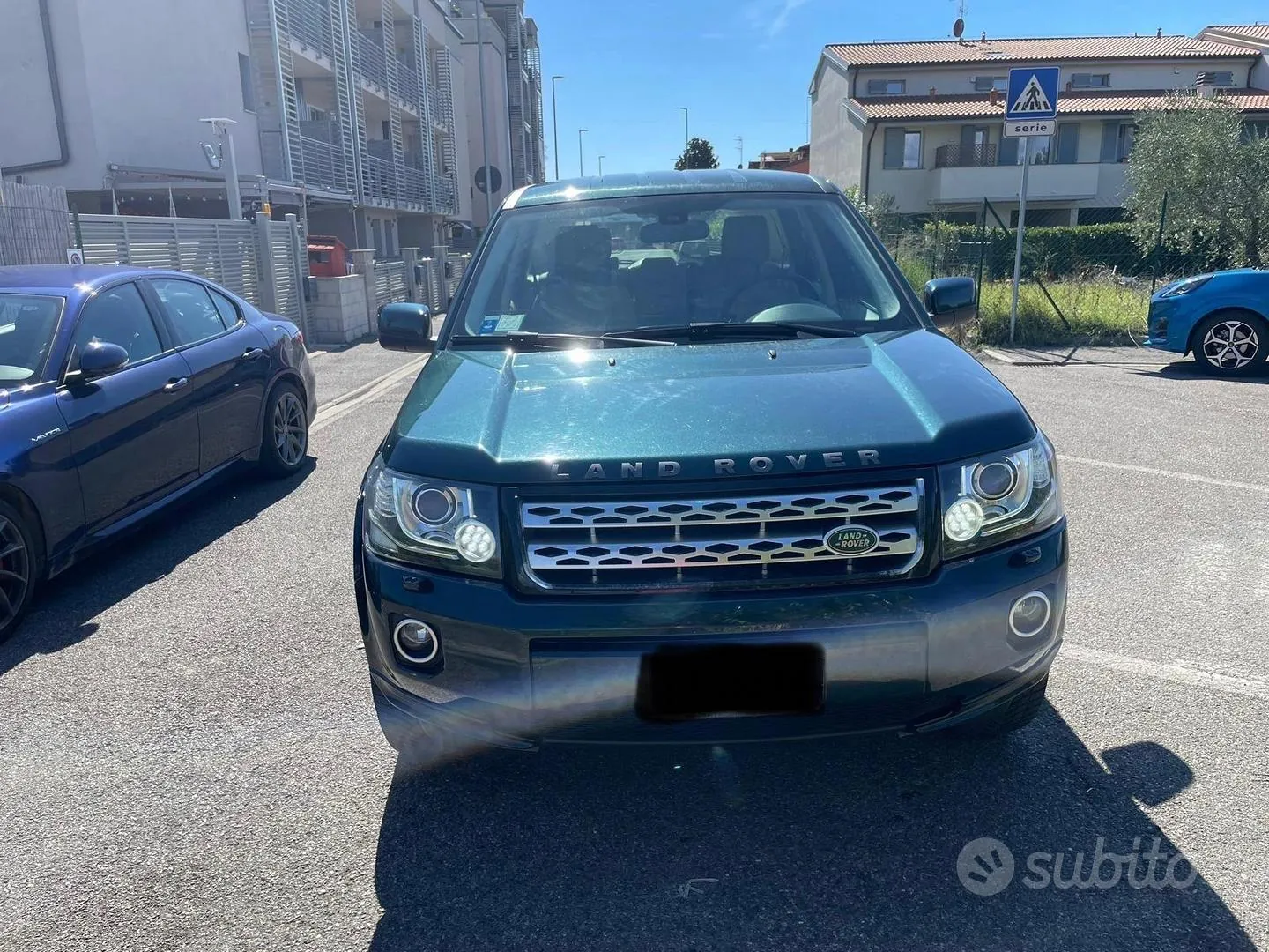Land Rover Freelander 2012 photo 2