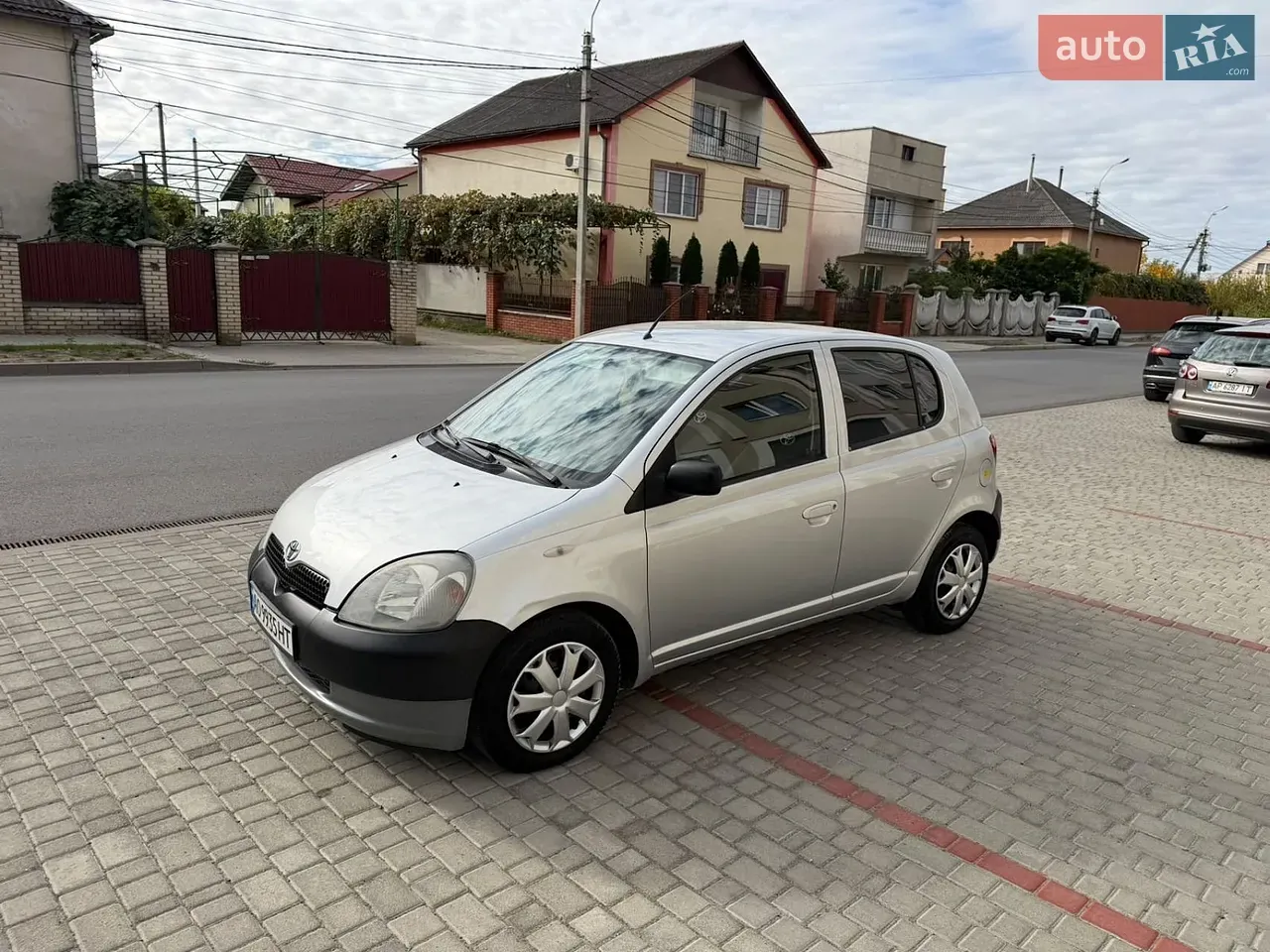 Toyota Yaris 2000 photo 3