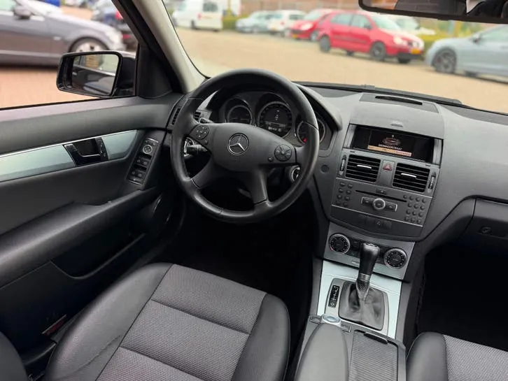 Mercedes-Benz C-Class 2011 photo 3