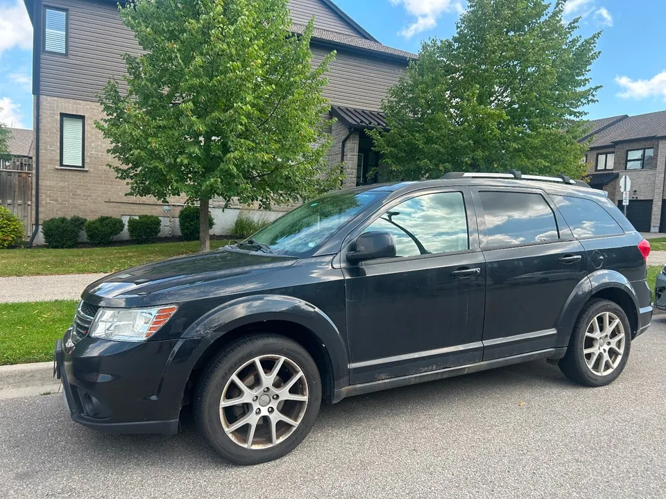 Dodge Journey 2012 photo 2