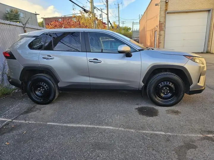 Toyota Rav4 2022 photo 3