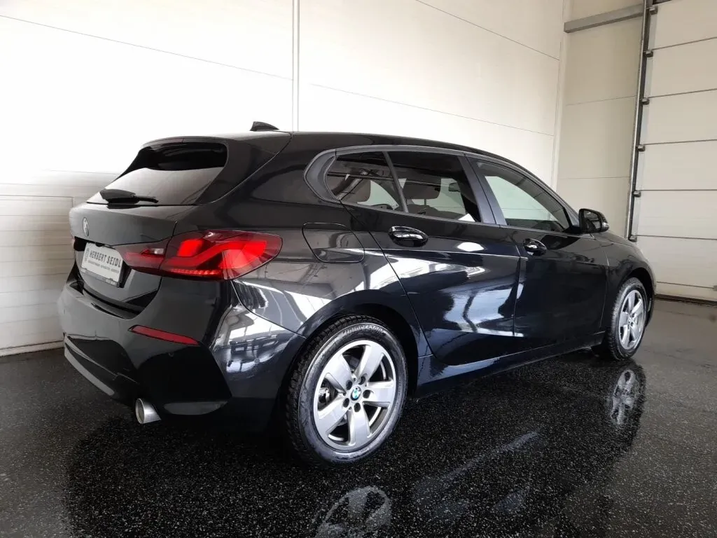 BMW 1 Series 2023 photo 2