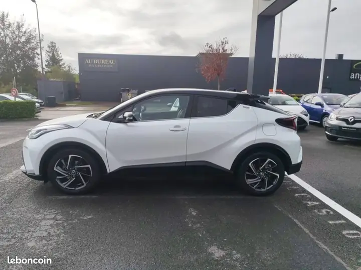 Toyota C-Hr 2023 photo 2