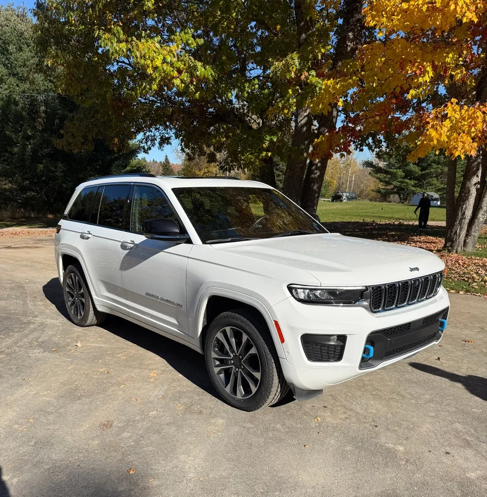 Jeep Grand Cherokee 2023 photo 2