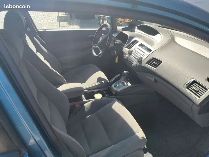 Honda Civic 2006 photo 2