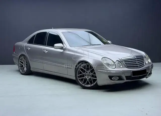 Mercedes-Benz E200K