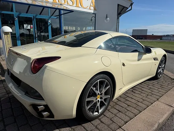 Ferrari California 2010 photo 4