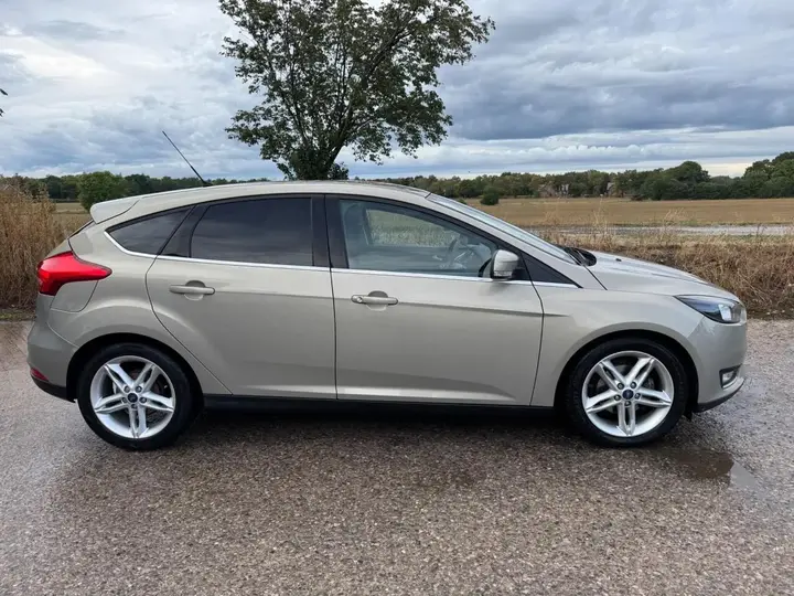 Ford Focus 2015 photo 3