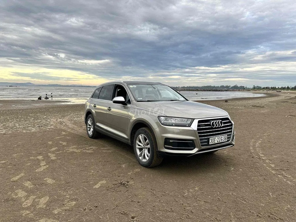 Audi Q7 2016 photo 2