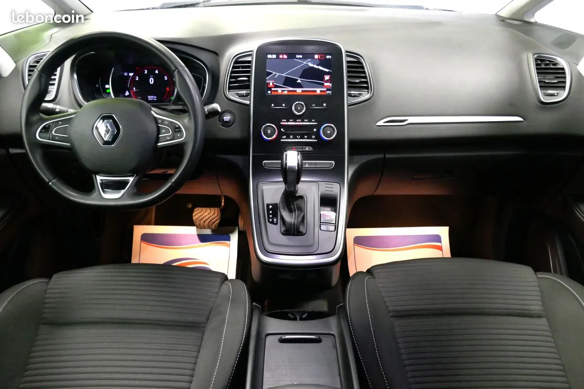 Renault Grand Scenic 2023 photo 3