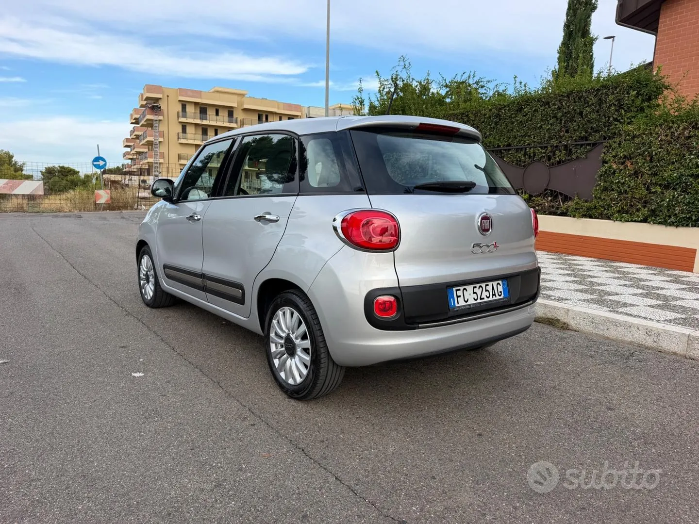 Fiat 500L 2015 photo 2