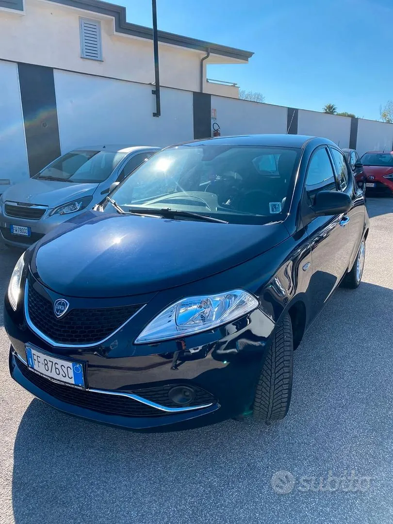 Lancia Ypsilon 2016 photo 2