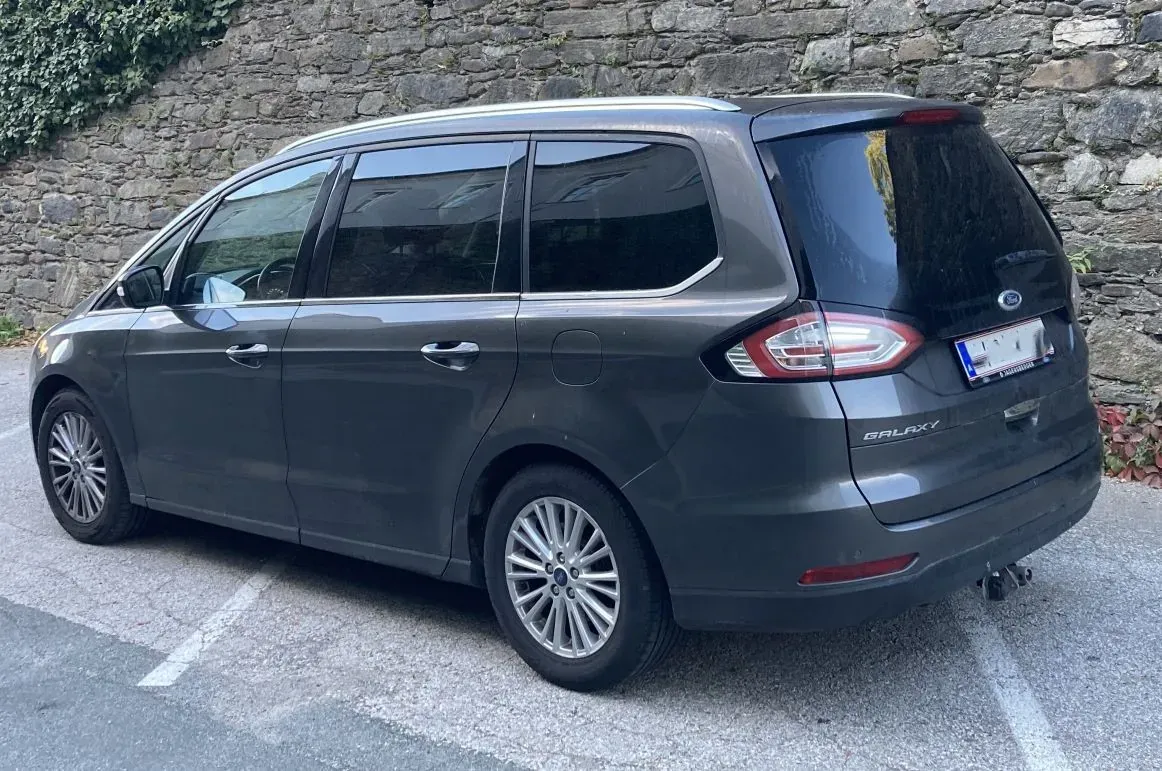Ford Galaxy 2016 photo 3