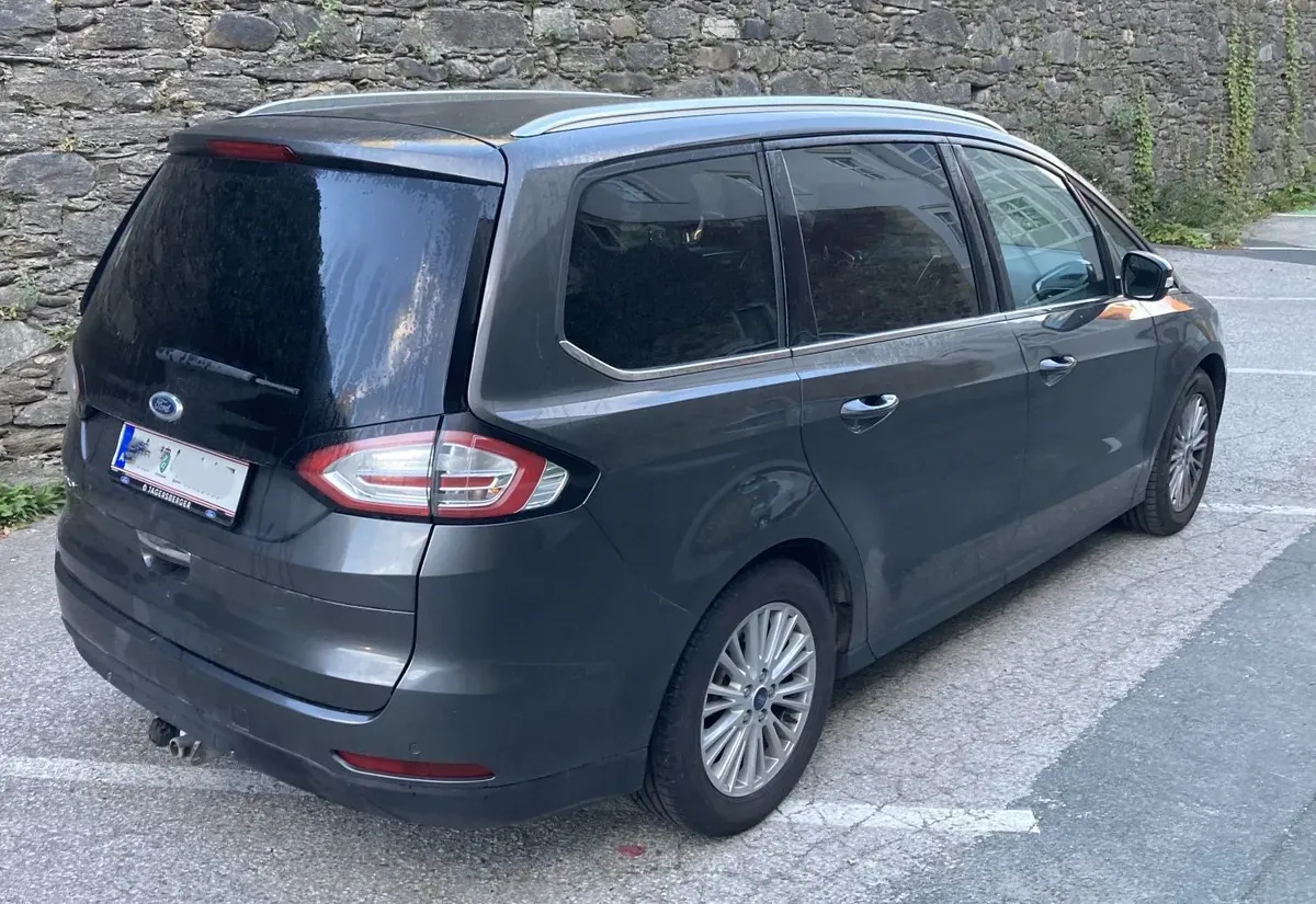 Ford Galaxy 2016 photo 2