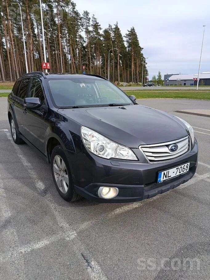 Subaru Outback 2011 photo 4