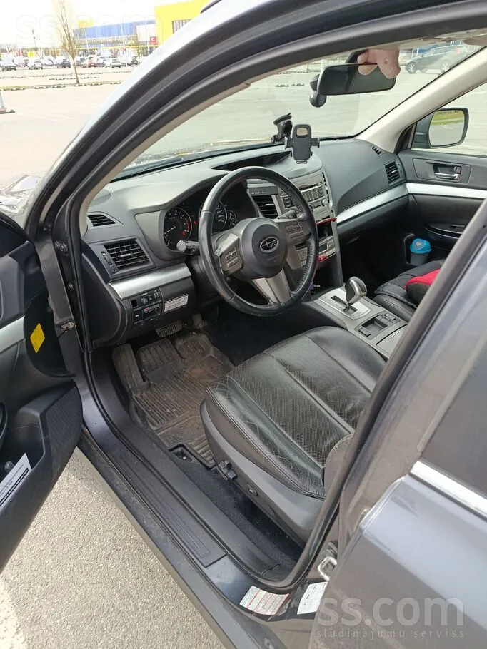 Subaru Outback 2011 photo 5