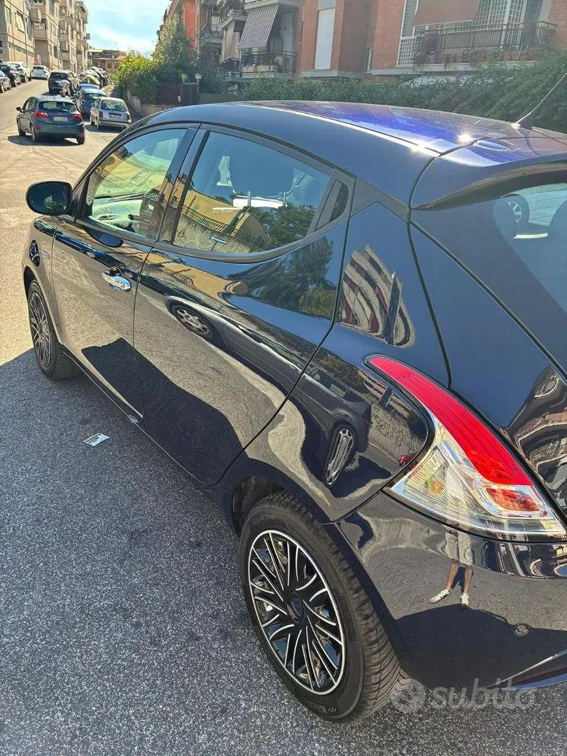 Lancia Ypsilon 2018 photo 3