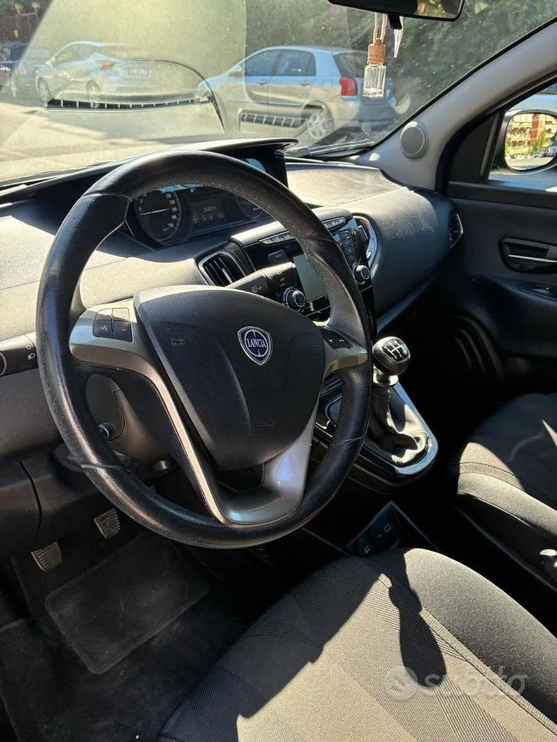 Lancia Ypsilon 2018 photo 5