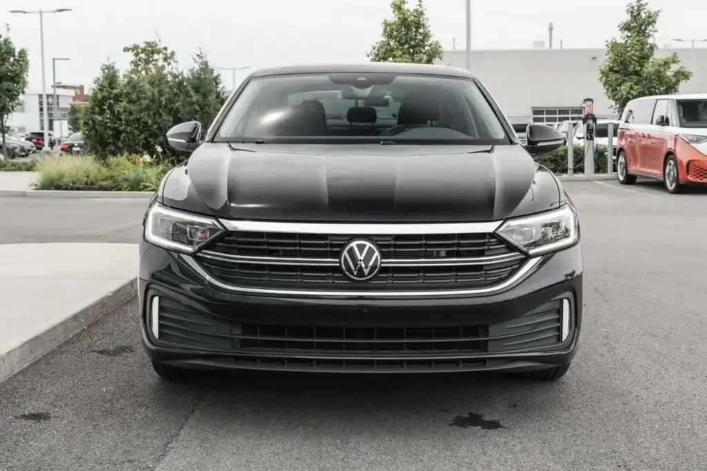 Volkswagen Jetta 2024 photo 3
