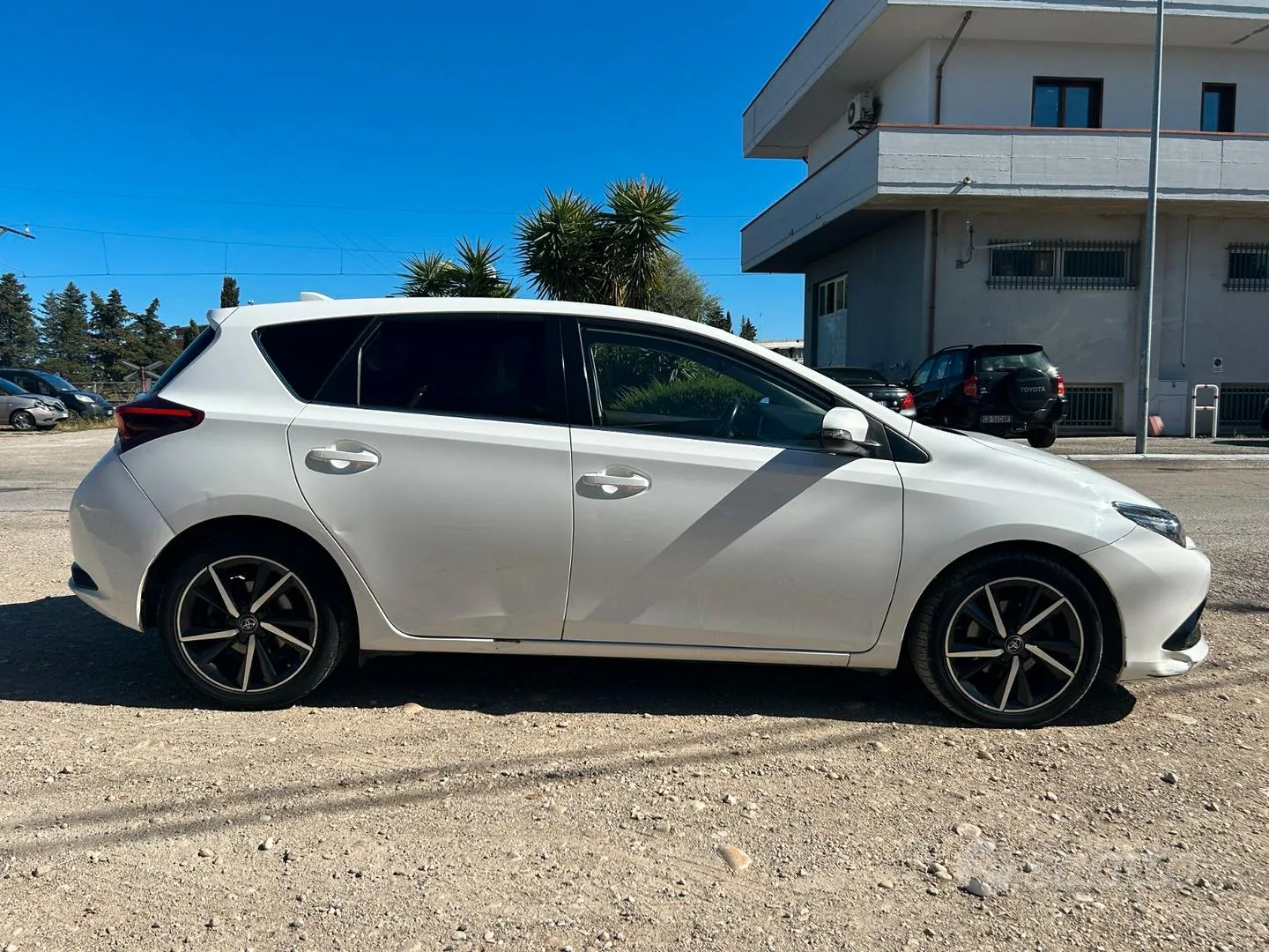 Toyota Auris 2017 photo 3