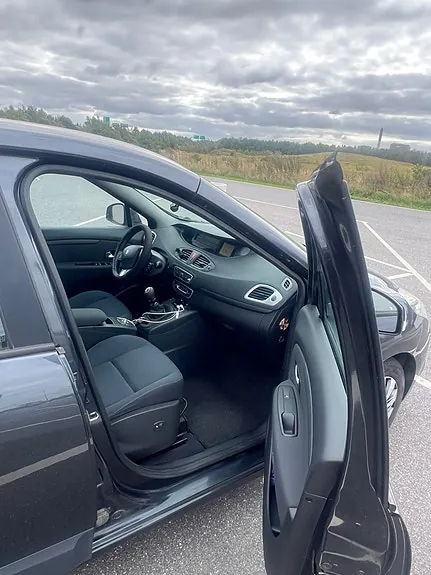Renault Scenic Iii 2010 photo 3