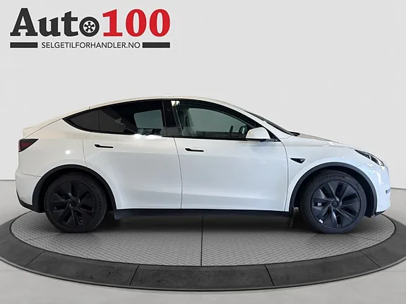Tesla Model Y 2024 photo 4