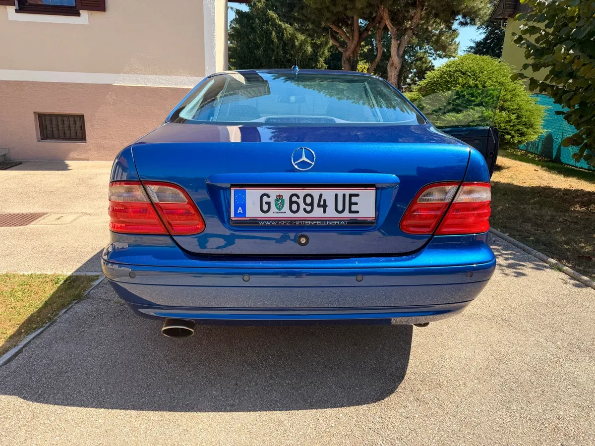 Mercedes-Benz Clk-Class 2001 photo 2