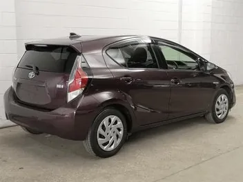 Toyota Aqua 2015 photo 3