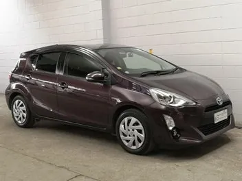 Toyota Aqua 2015 photo 2
