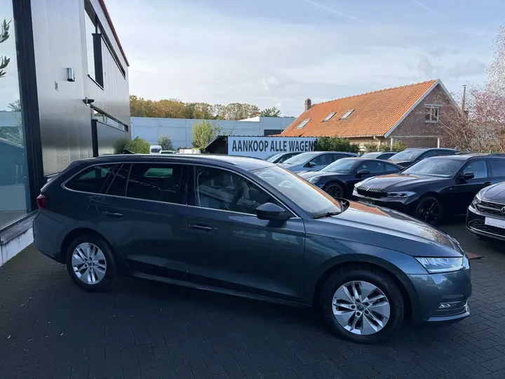Skoda Octavia 2022 photo 3