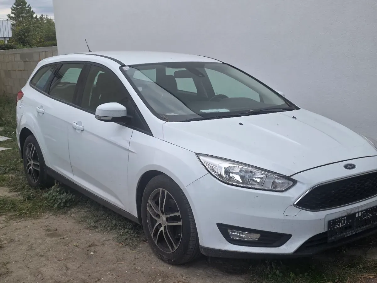 Ford Focus 2015 photo 2