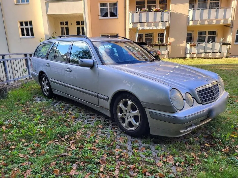 Mercedes-Benz E 200 Kompressor T Classic