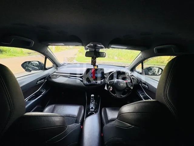 Toyota Chr 2017 photo 2